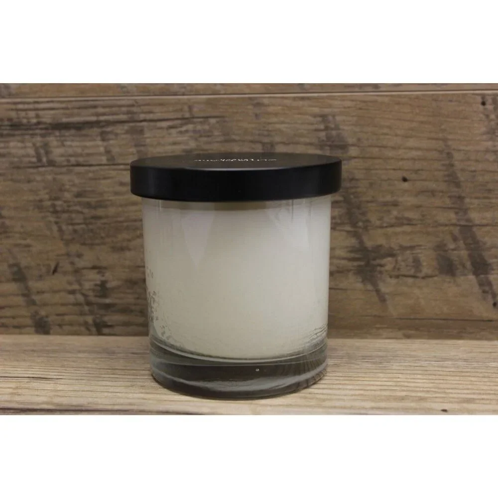 Olivia Blake‎ London black tea and plum fragranced single wick candle